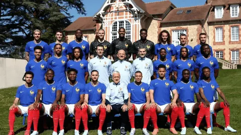 武磊荣膺金球，国足雄风再起，西班牙人征程波折